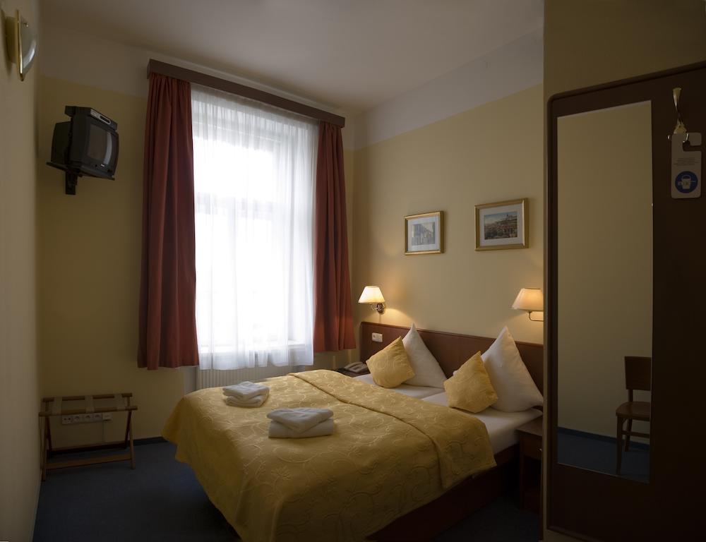 Hotel Andel Прага Экстерьер фото